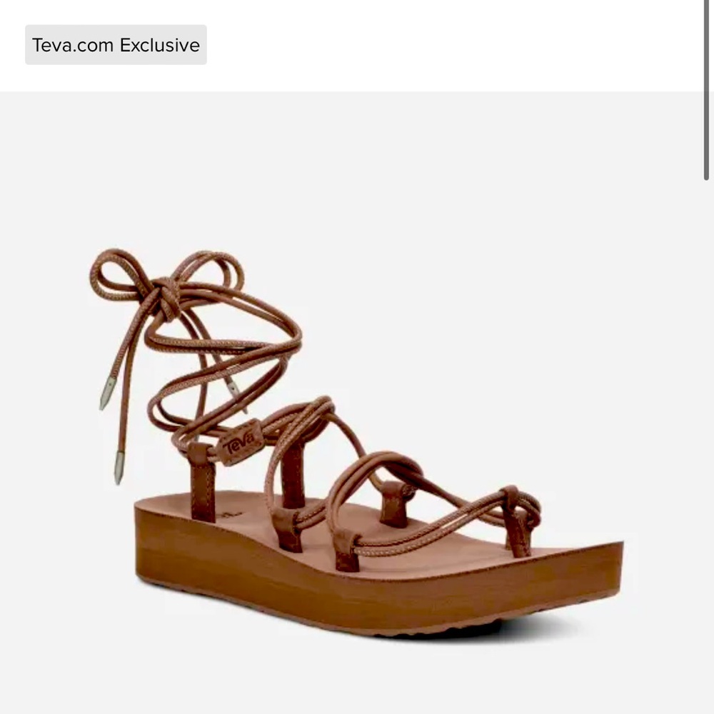 NEW Tevas mid form infinity tie sandal 🥥
